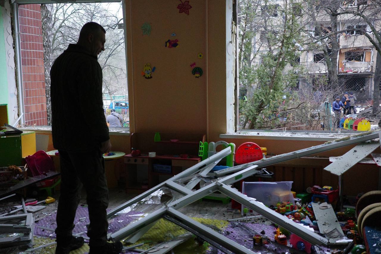 Восстанавливать придется дом и детсад: Кличко показал страшные последствия ночной атаки России на Киев