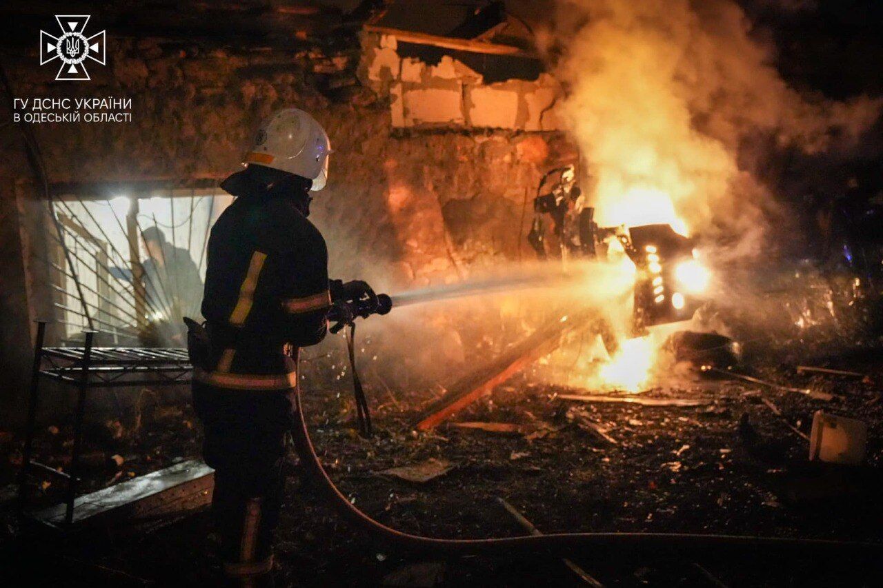Війська РФ вдарили БПЛА по Одещині: виникли пожежі, понад 10 постраждалих. Фото та відео queiqxeihuixkant