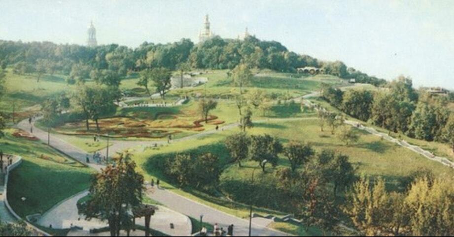 В сети опубликовали старые открытки с видами Киева в 1985 году. Фото