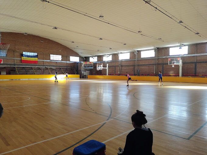 В Аргентине ураган обрушил крышу спортивного клуба во время соревнований: погибли 13 человек. Видео