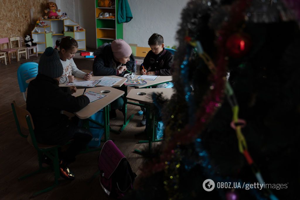 Игра в войну и холодные стены: как учатся дети в почти уничтоженном оккупантами Высокополье на Херсонщине. Фото