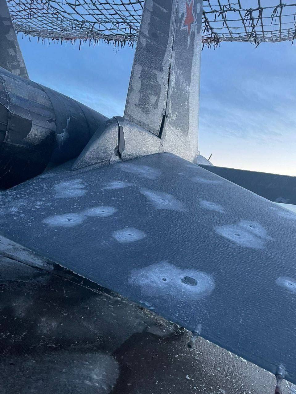 "Привет от Ярика": появилось фото поврежденного Су-34 оккупантов на аэродроме "Морозовск"