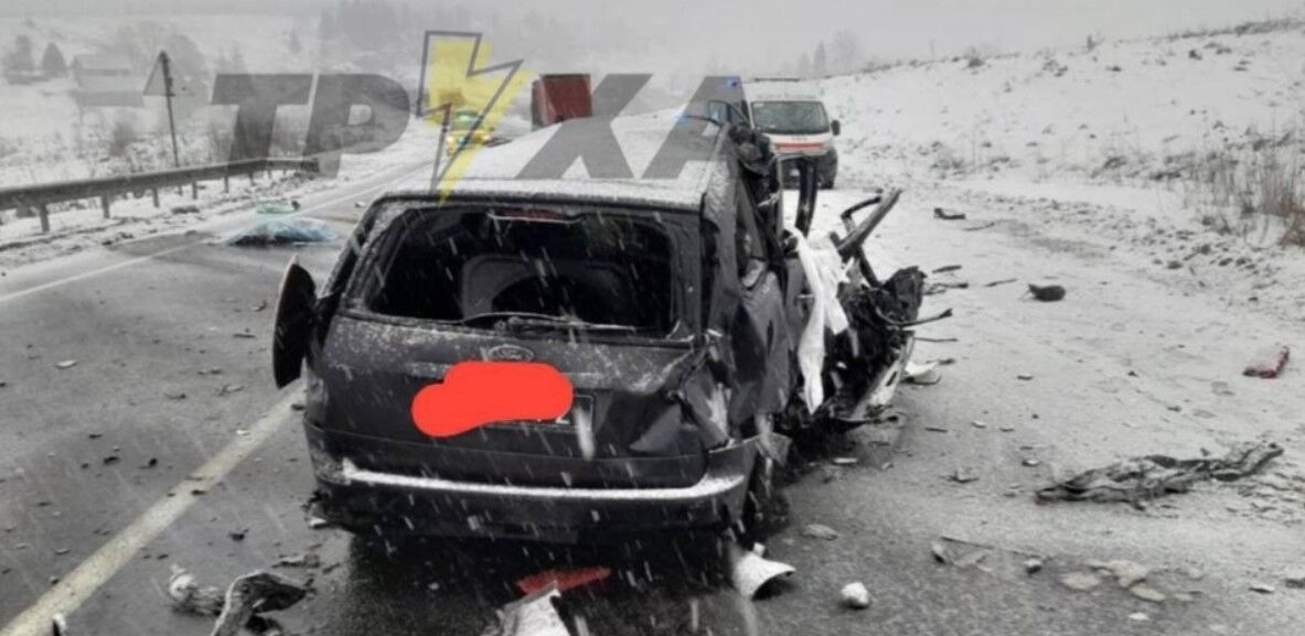 На Львівщині авто з військовими потрапило в смертельну ДТП: подробиці та фото