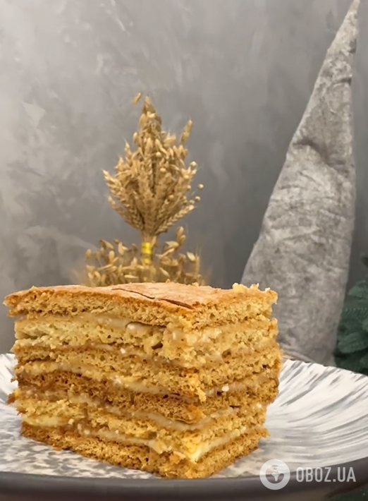 Пухкий бісквітний торт ''Чудо на парі'': смачніший за ''Медовик''