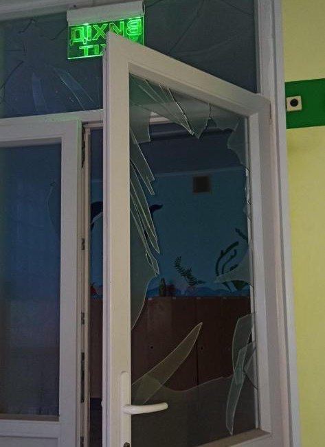 Армія Росії знову обстріляла житлові квартали Херсона й області: є жертва