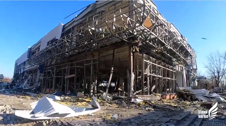 В Авдеевке осталось около 1,3 тыс. человек: в сети показали разрушенный оккупантами город. Видео