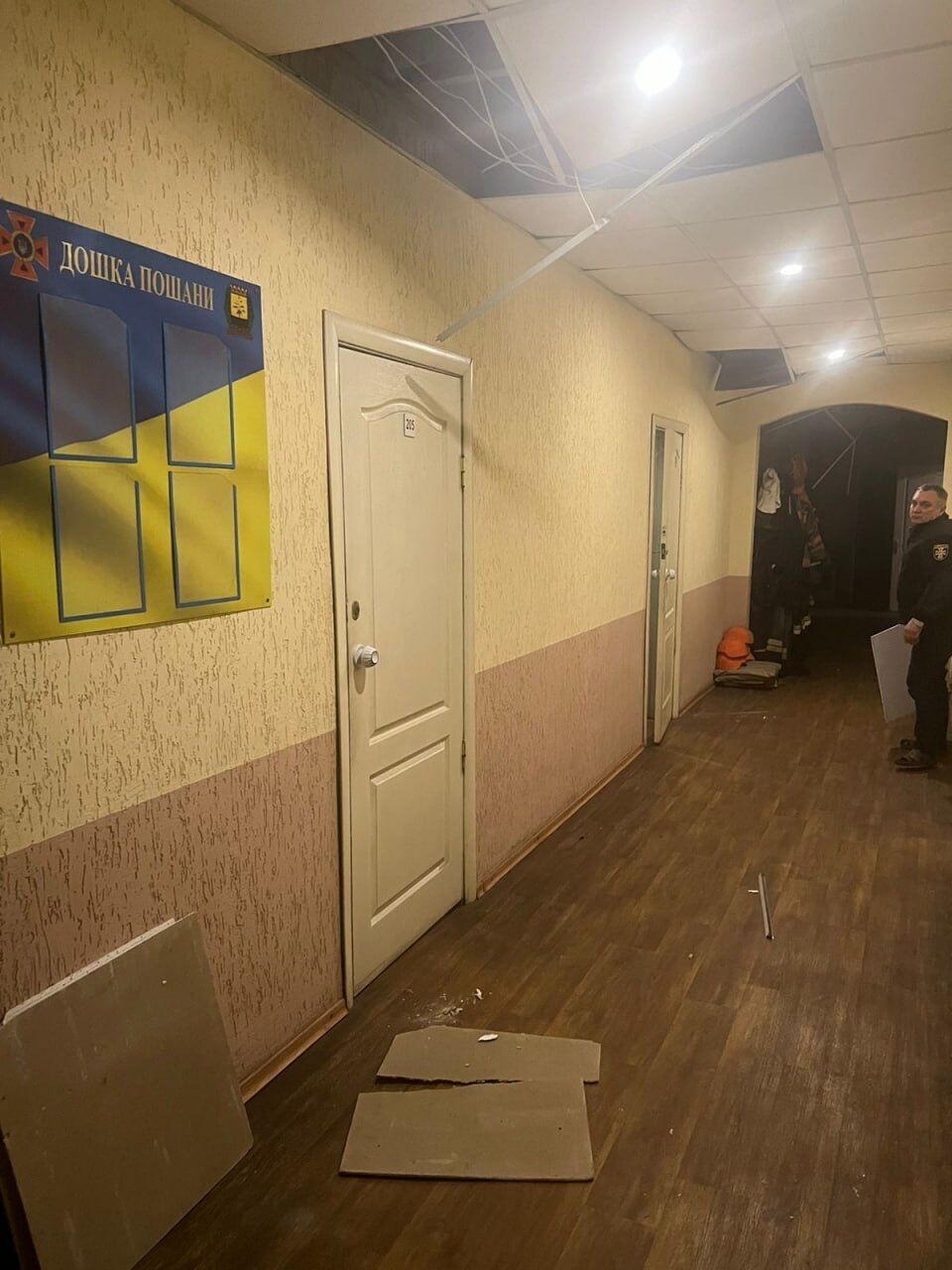 Россияне обстреляли Торецк: повреждена пожарно-спасательная часть. Фото