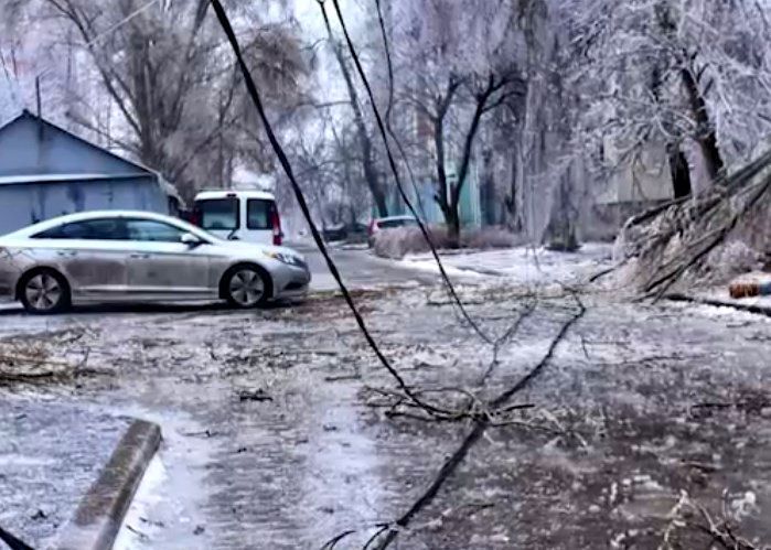 "Залишилося ще трохи – і ми в кам'яному віці": окупований Донецьк опинився на межі катастрофи