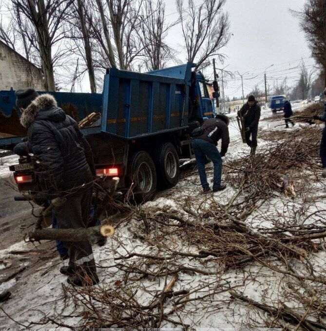 "Залишилося ще трохи – і ми в кам'яному віці": окупований Донецьк опинився на межі катастрофи