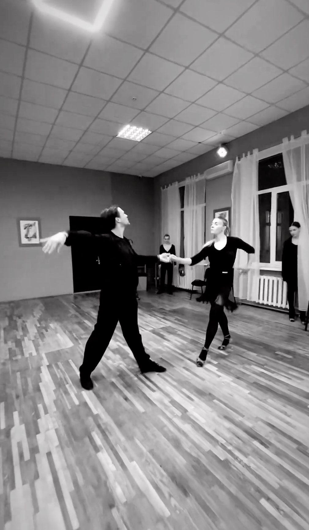 "Жду твоего возвращения": Ольга Харлан поностальгировала по танцам с Дмитрием Дикусаром, который воюет на фронте, и растрогала фанов