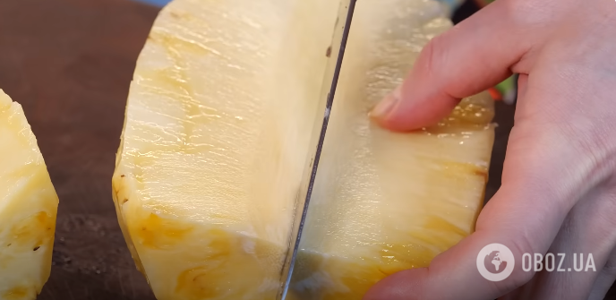 Как почистить ананас за 1 мин: самый простой способ