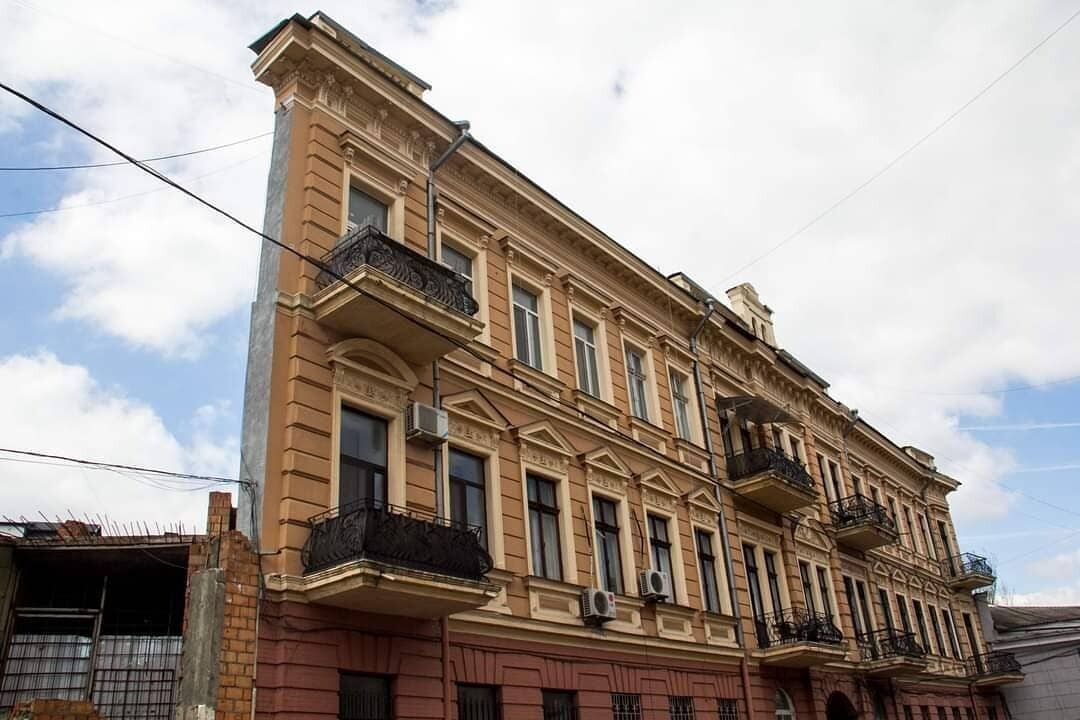 Топ незвичних будинків України, які варто побачити кожному 