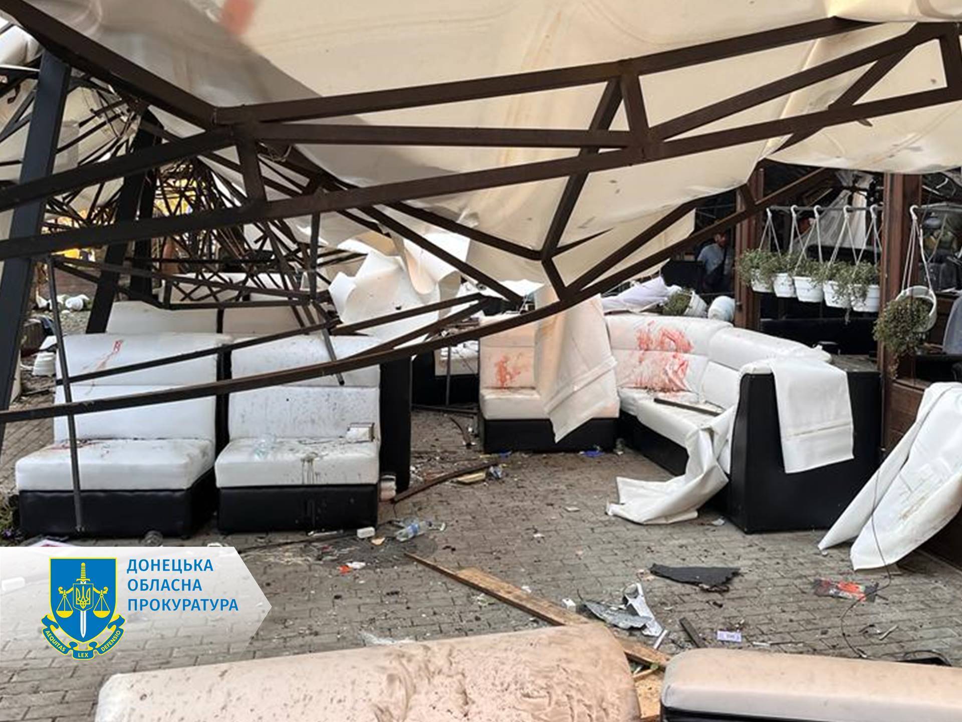 Грозит пожизненное: завершено следствие по наводчику удара по кафе в Краматорске