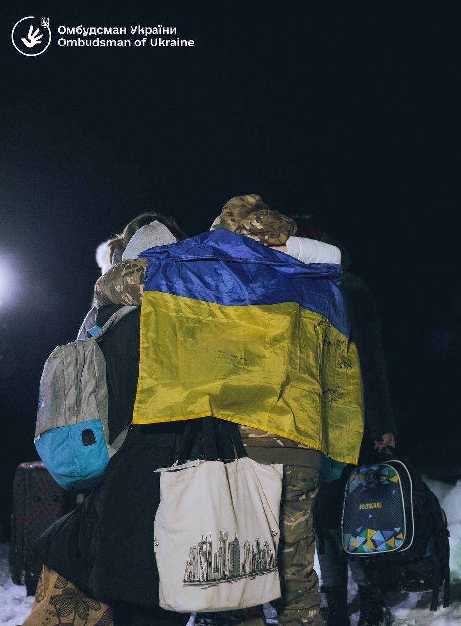 Приехал на три дня – "застрял" на 18 месяцев: Украине удалось вернуть из РФ 12-летнего мальчика, мать которого служит в ВСУ. Фото
