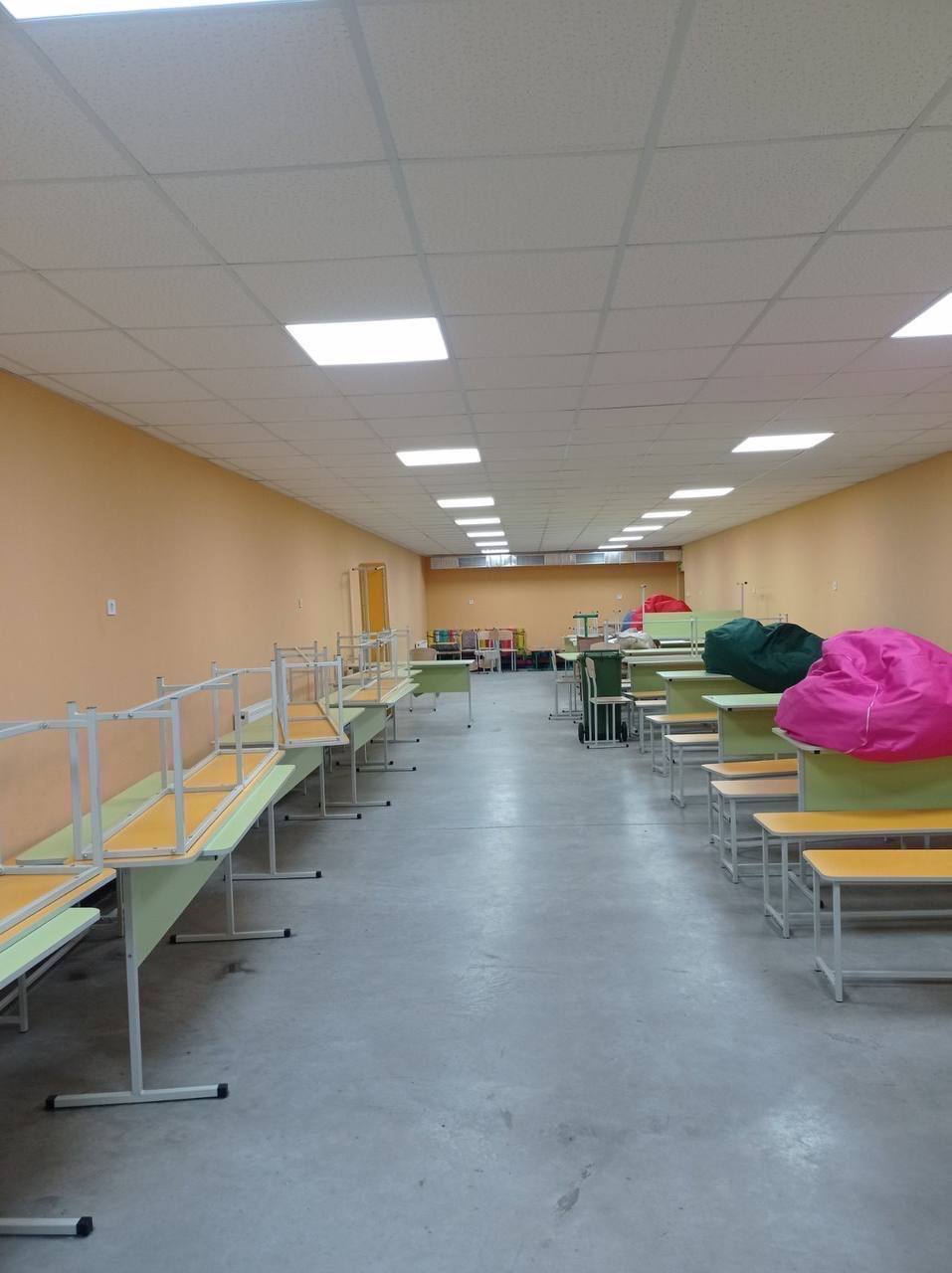 У Києві відремонтували укриття школи, де під час повітряної тривоги обвалилась стеля. Фото і відео