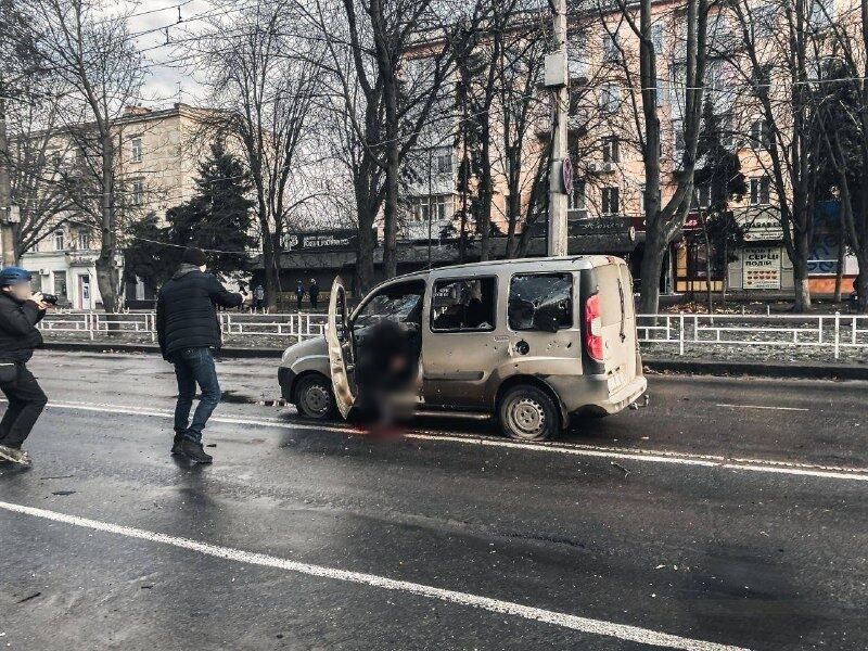 Чорний день для десятків родин: рік тому Росія завдала масованого удару по Херсону. Фото