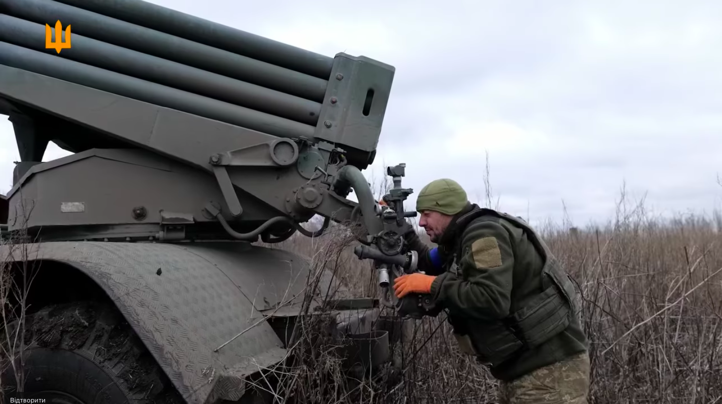 "Відбиваємо ворожі атаки усіма наявними засобами": воїни 53-ї бригади розповіли про свою місію на війні. Відео