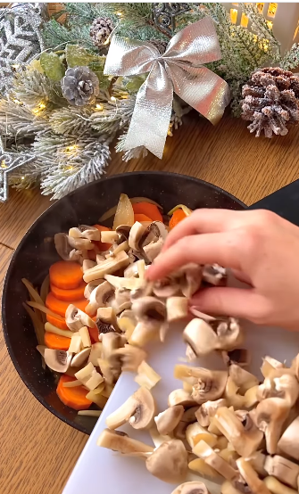 Найкращий вершковий паштет з грибами до новорічного столу