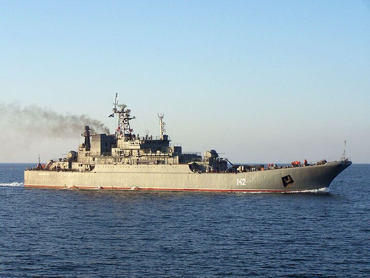 Уражений у порту Феодосії ВДК "Новочеркаськ" перевозив "Шахеди" – Повітряні сили