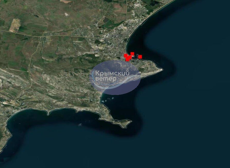 В окупованій Феодосії пролунали вибухи: ЗСУ уразили корабель "Новочеркаськ", було чутно детонацію. Фото і відео