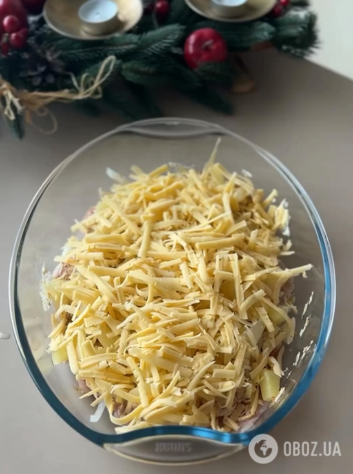 Соковите куряче філе з ананасом та сиром для обіду: як приготувати
