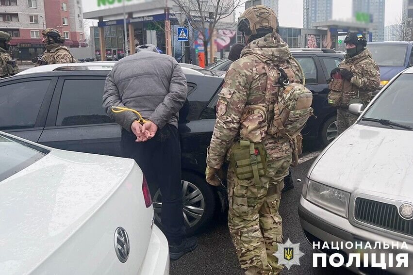 В Киеве с поличным задержали квартирных воров: причастны по меньшей мере к шести преступлениям. Фото и видео
