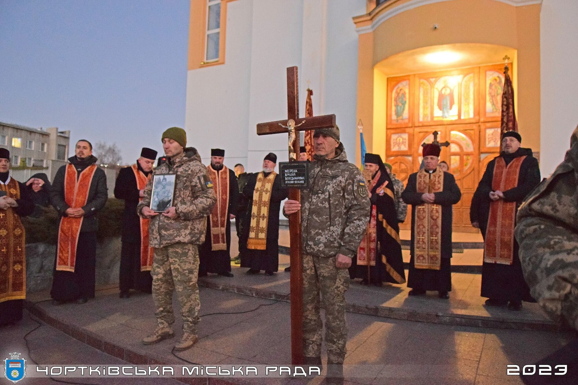 Без тата залишилася п’ятирічна донечка: на Тернопільщині попрощалися з воїном, який загинув у боях під Бахмутом. Фото