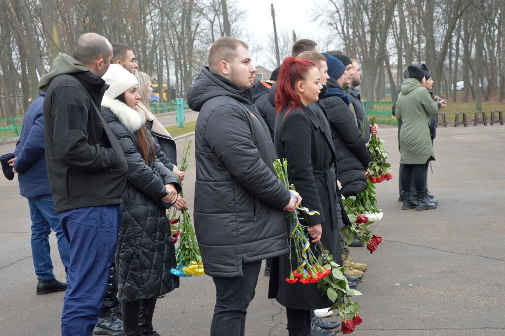 "Шутил даже в самых сложных ситуациях": в Кропивницком простились с сержантом, погибшим под Бахмутом. Фото