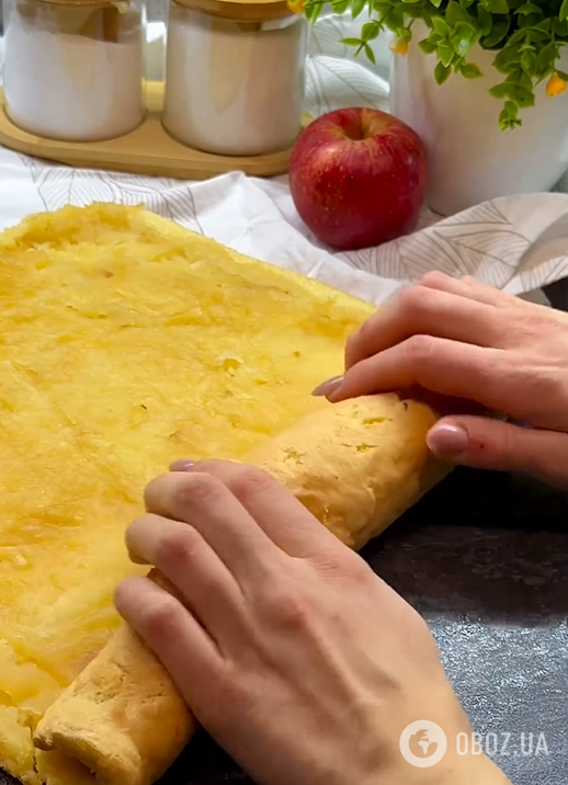 Який смачний десерт приготувати з яблуками замість шарлотки: випікається 15 хвилин