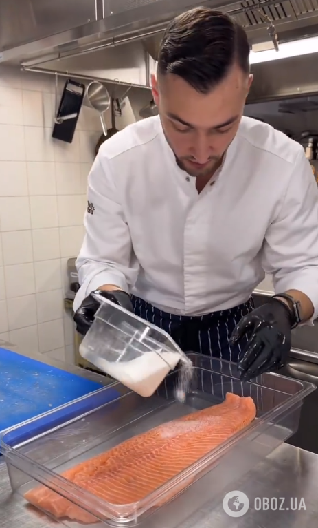 Як швидко засолити червону рибу на бутерброди: найпростіший та найбюджетніший спосіб