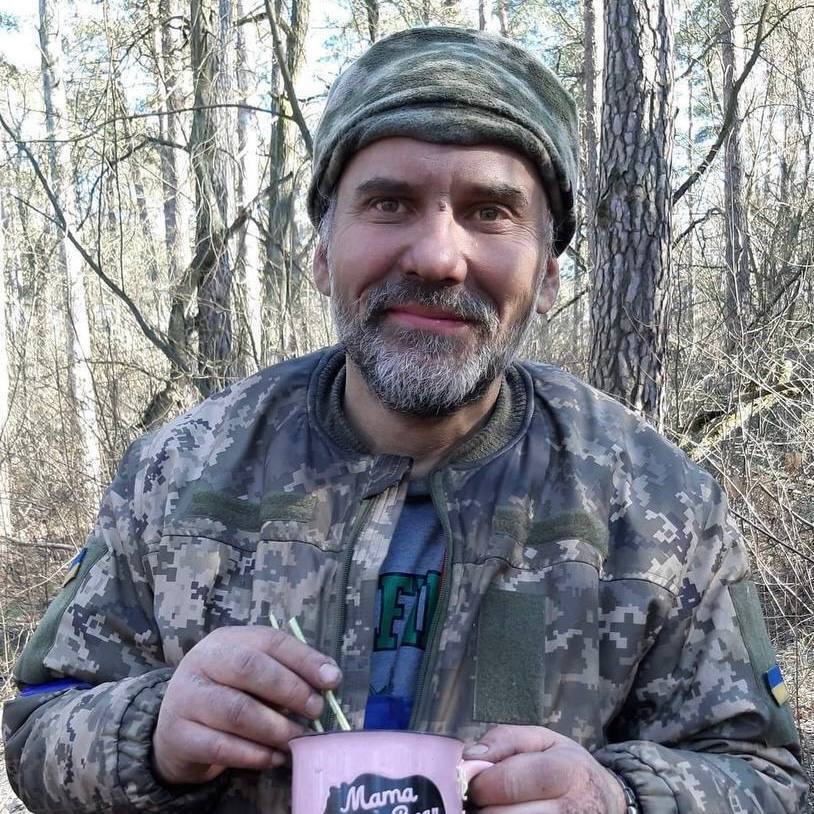 Погиб, спасая раненых побратимов с поля боя: на Киевщине попрощаются с военным Олегом Макаренко