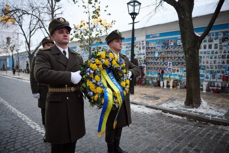 Зеленский обратился к украинцам в День Вооруженных сил Украины и почтил память погибших Героев. Видео