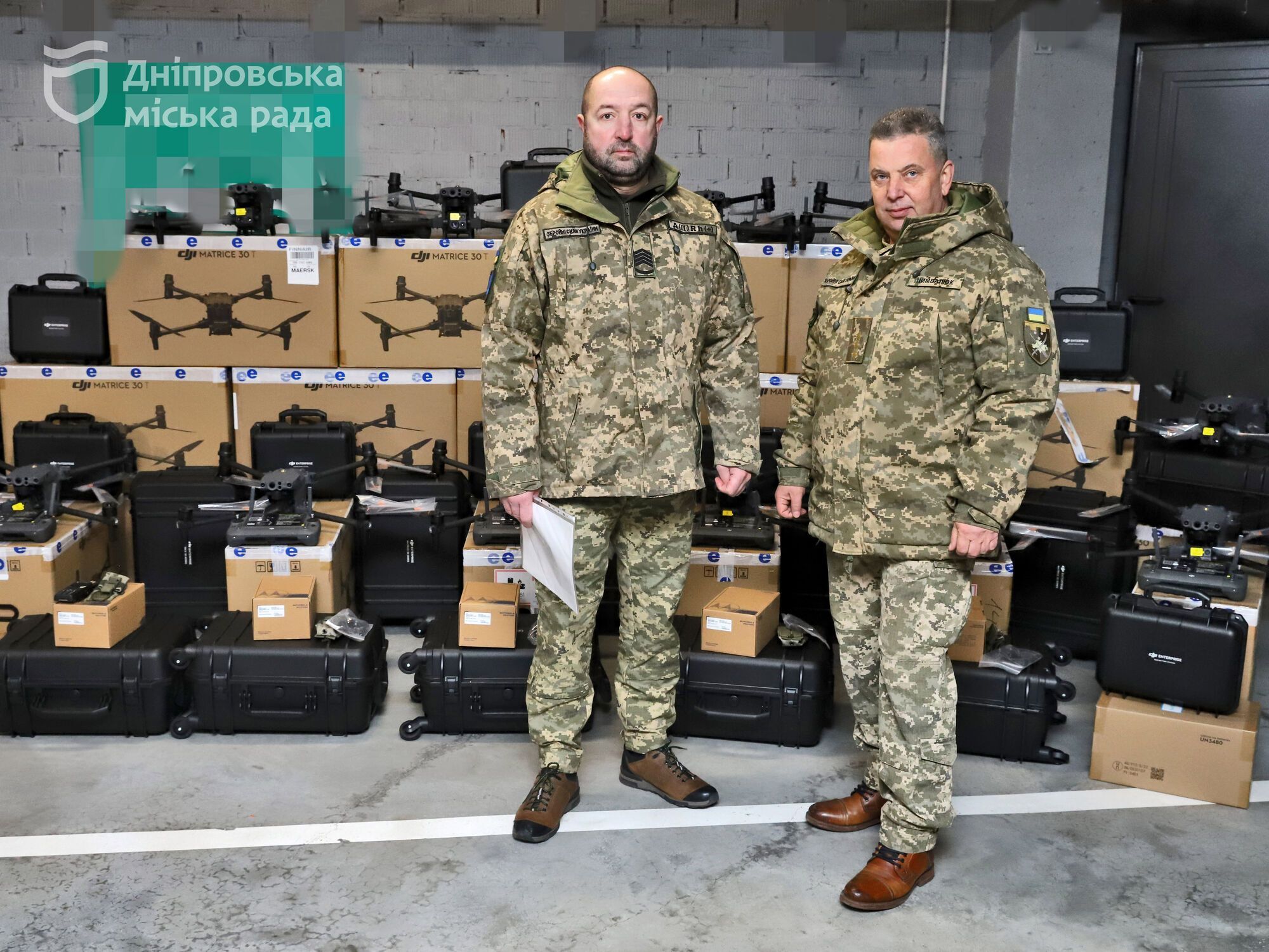 Военные получили от Днепра новую партию дронов и раций на 12 млн грн