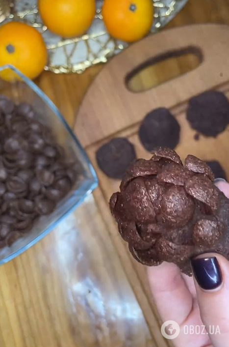 Бисквитные шоколадные шишки на Рождество: как приготовить эффектный десерт