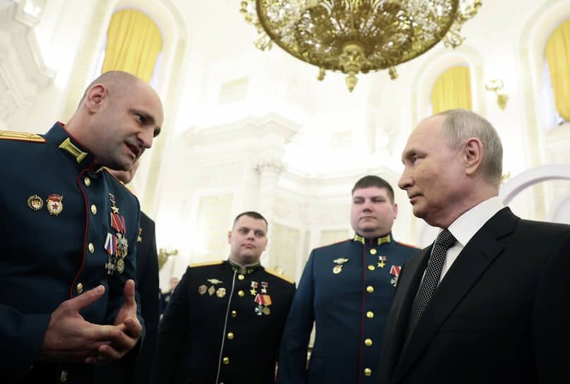 СБУ повідомила про підозру соратнику терориста Мотороли, який отримав із рук Путіна нагороду