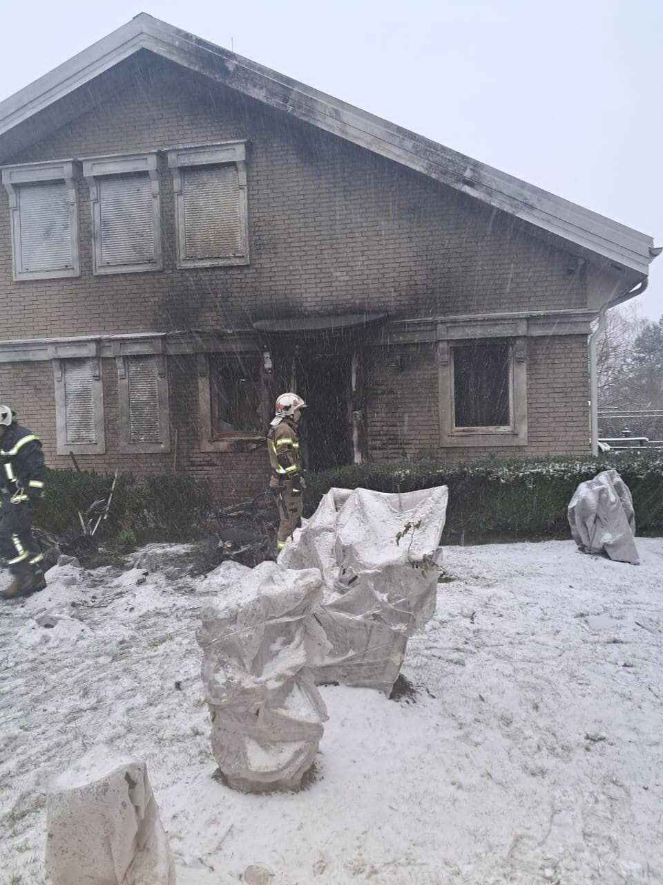 Пошкоджені будинки та газова труба: в МВС показали наслідки російської ракетної атаки на Київщину. Фото