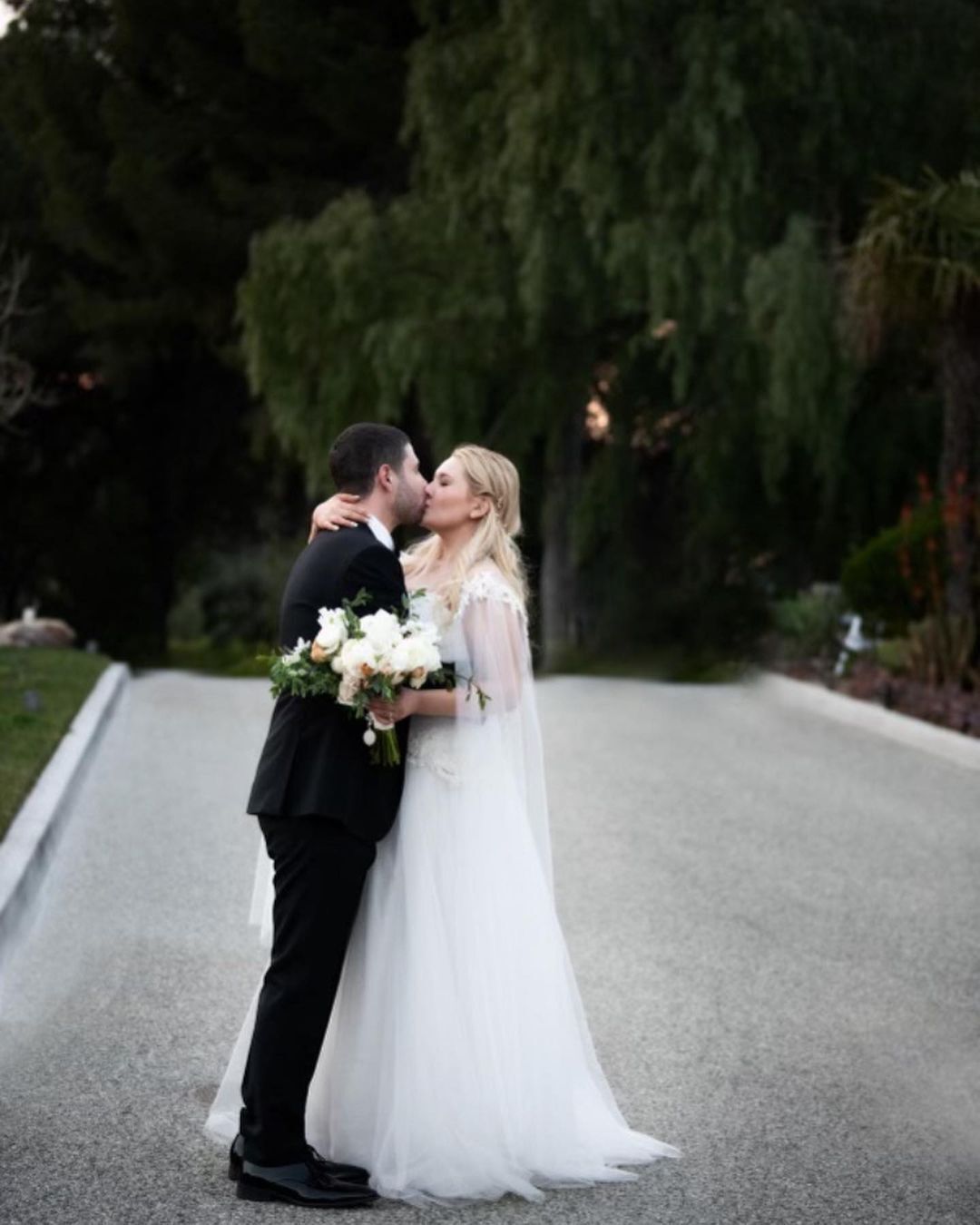 Звезда Голливуда Эбигейл Бреслин вышла замуж за уроженца Одессы. Фото со свадьбы
