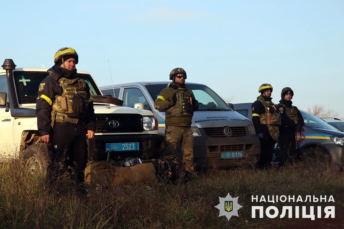 Українські вибухотехніки знищили на полігоні одночасно 200 ''Градів'', якими Росія обстрілювала Донеччину. Відео
