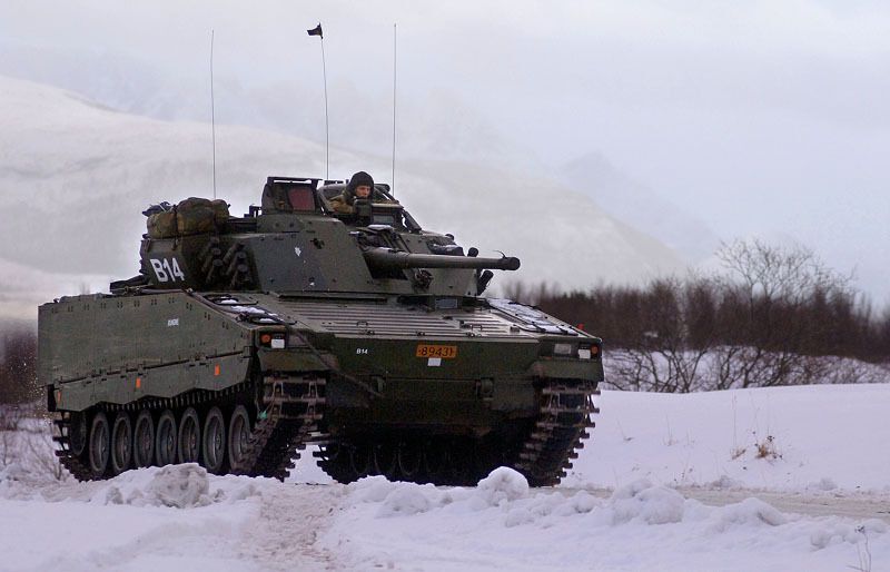 Норвегия рассматривает возможность отправки в Украину БМП CV90, которые уже передает Швеция. Фото