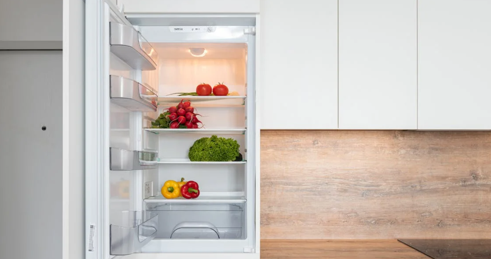 Как хранить продукты в холодильнике дольше