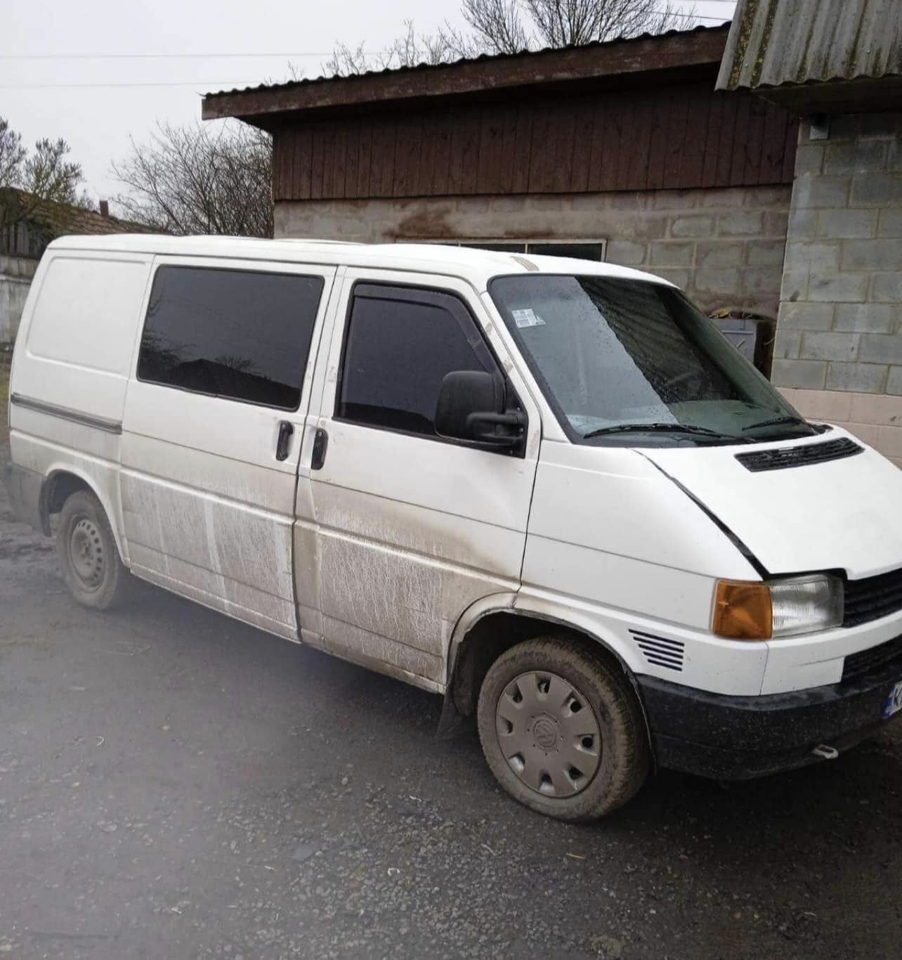 Потрібна автівка для евакуації важкопоранених: добровольці просять про допомогу