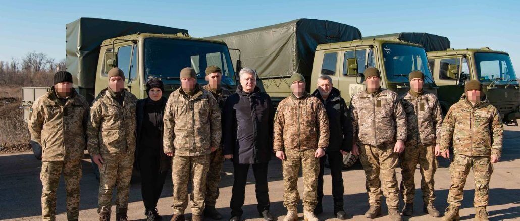 Бригада морской пехоты получила грузовики и "старлинки" от Порошенко