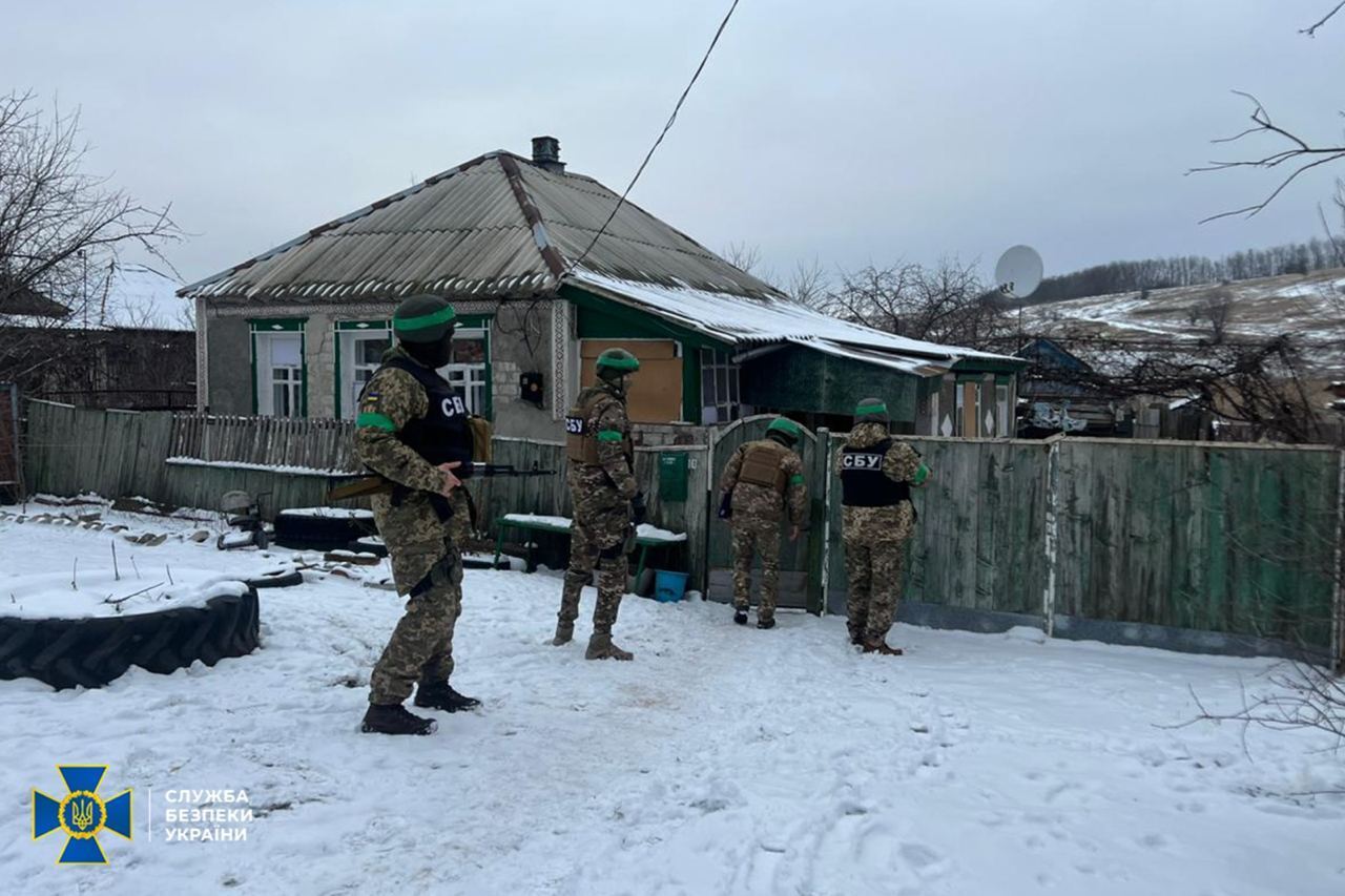 СБУ в Луганской области задержала предателя, который помогал оккупантам грабить украинцев