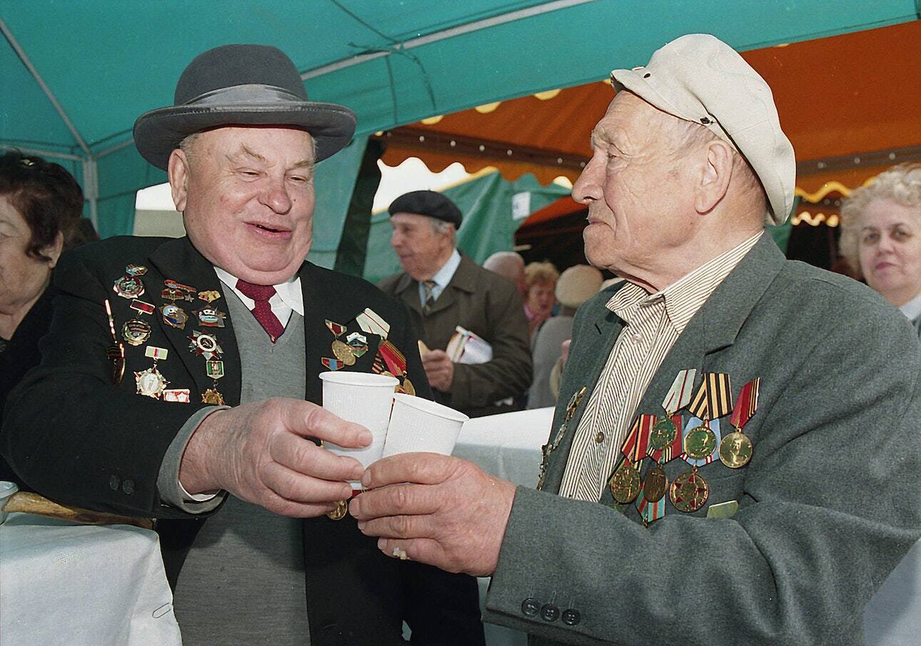 "Не хотілось вірити, що українцям будуть брехати": Київ у 1990-х очима британського дипломата. Фото