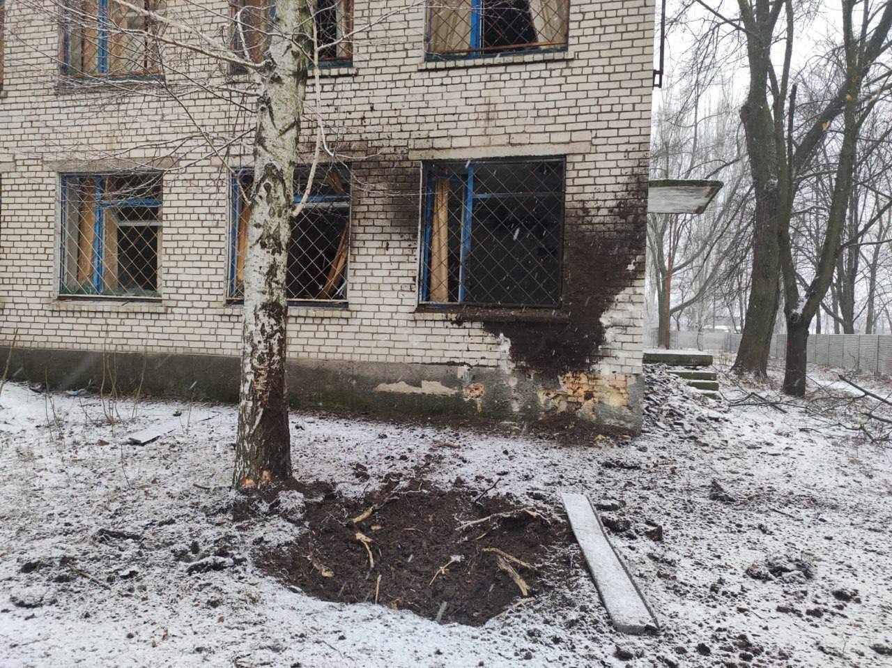 Россия обстреляла Никополь из ствольной артиллерии: есть жертва. Фото