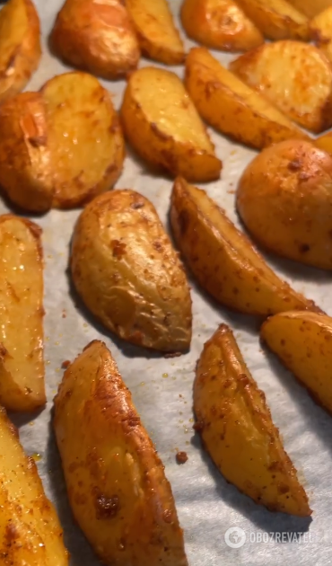 Картофель по-деревенски, который получается мягким внутри: как приготовить