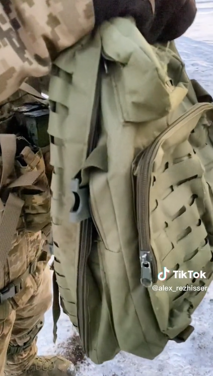 Український боєць показав кадри евакуації з передової "пухнастиків": зворушливе відео 
