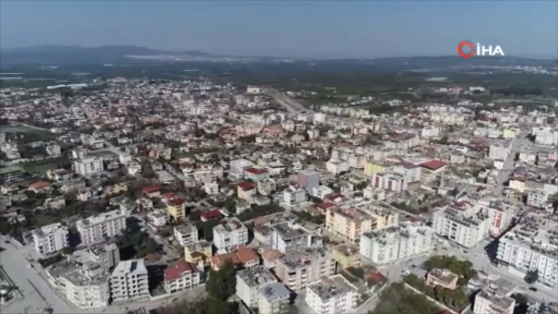 Не пострадал ни один житель: в городе на юге Турции во время землетрясения уцелели все дома, мэр раскрыл "секрет". Фото 