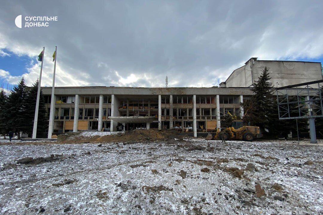 Зруйнований Палац культури у Костянтинівці