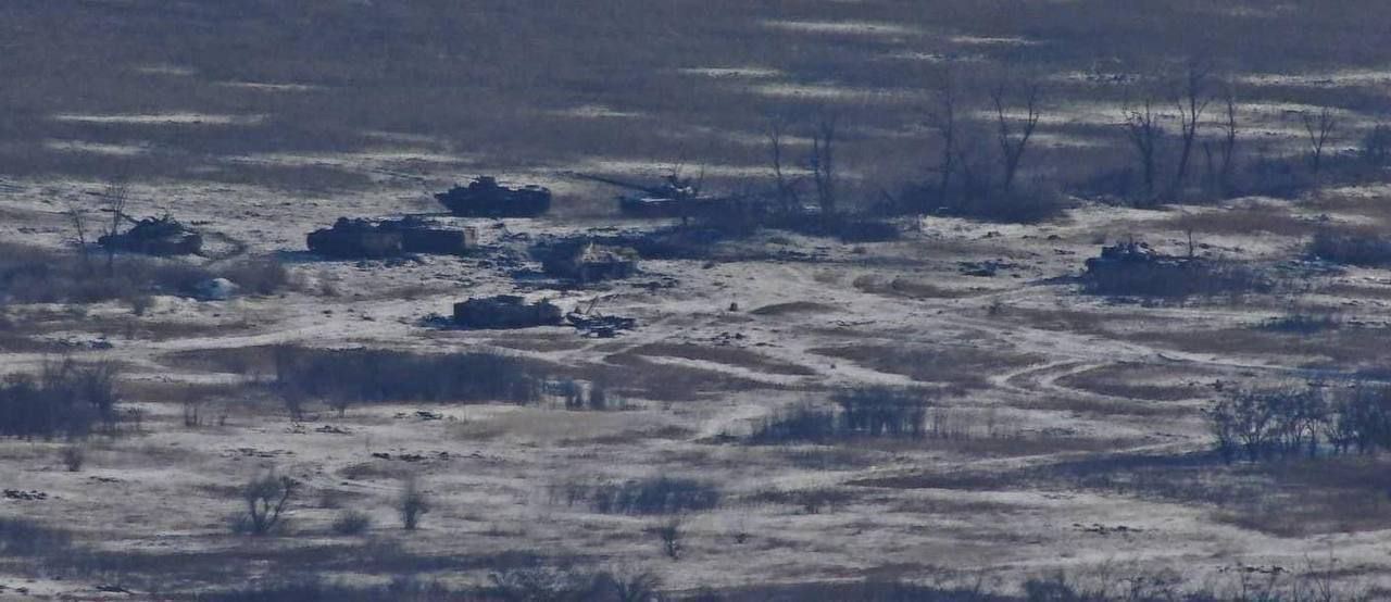 Оккупанты потеряли большую часть танкового полка, пытаясь окружить Авдеевку: разведка Британии оценила ход боев